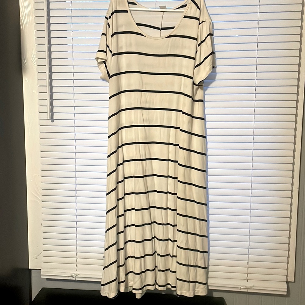 Old navy size medium stripe dress